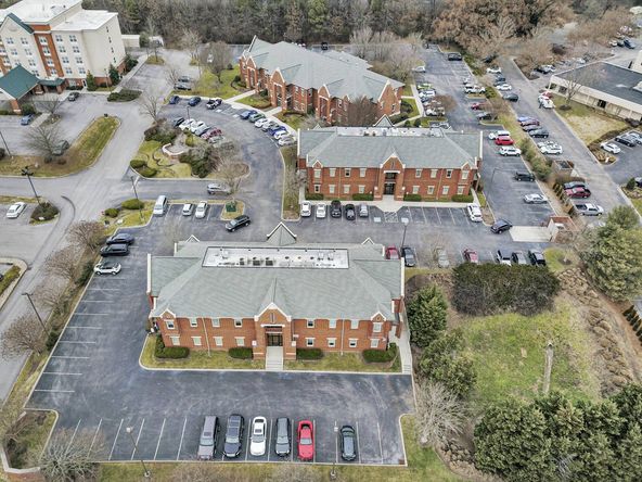 Cross Park Center: 9123 - 9131 Cross Park Drive, Knoxville, TN 37923